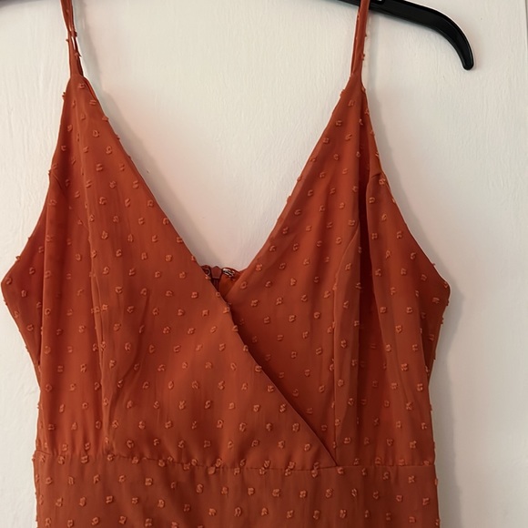 Burnt orange v-neck  ENTRO romper - Picture 2 of 6
